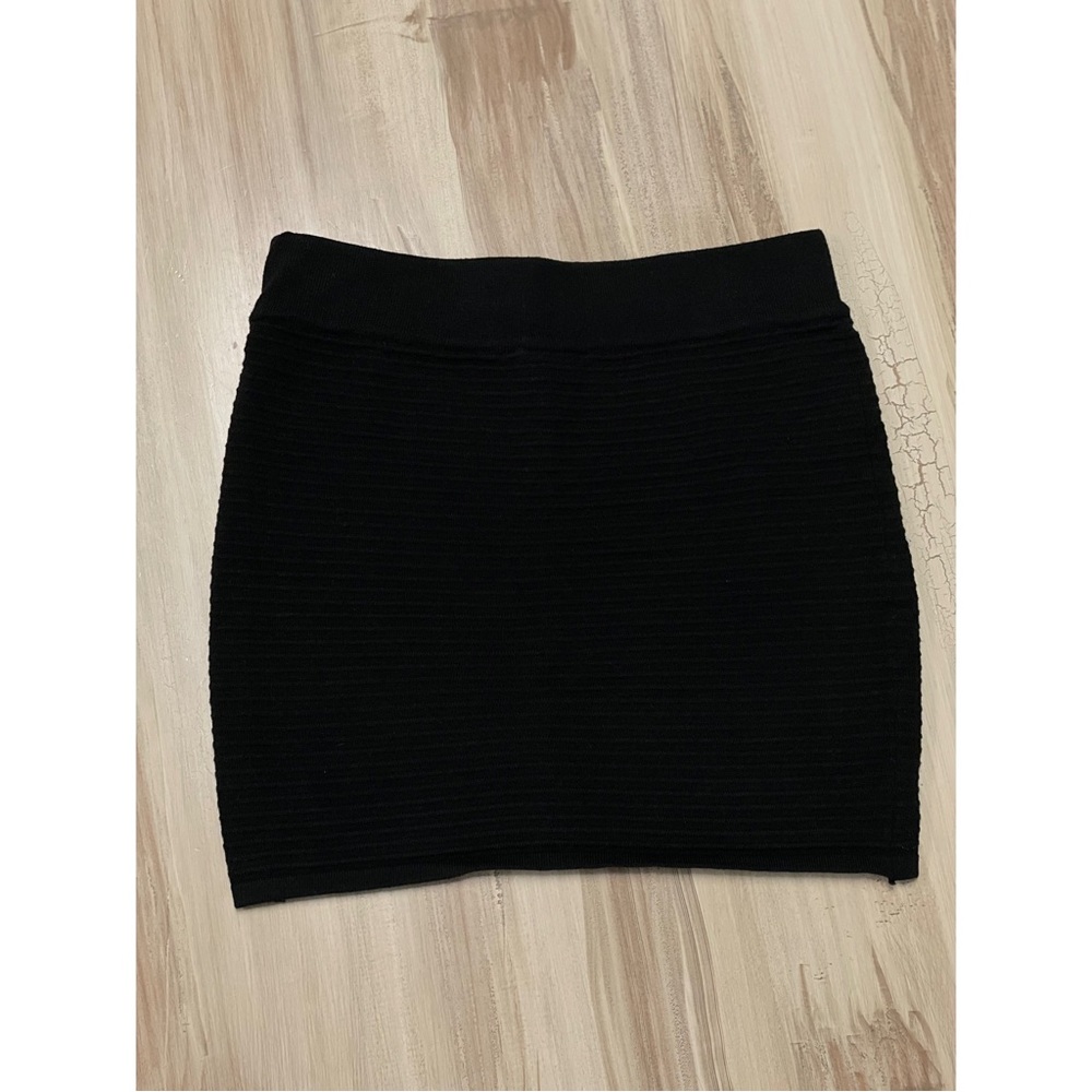 Derek Heart Textured Mini Skirt Acrylic Juniors Size M - Picture 2 of 4